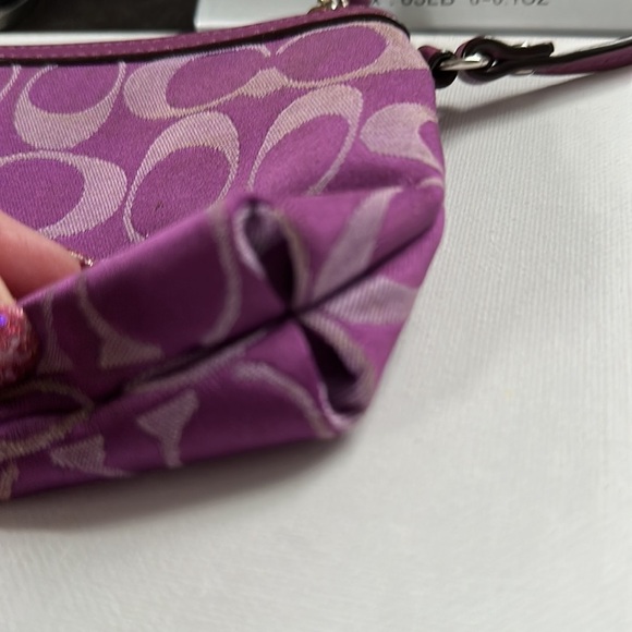 EUC Coach Signature C Wristlet - Picture 5 of 10